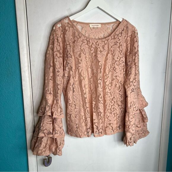 Solitaire lace layer bell sleeves top - Picture 1 of 8